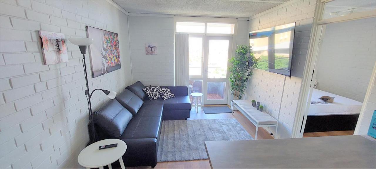 Sky High On Arundel - Central Fremantle Apartment Экстерьер фото
