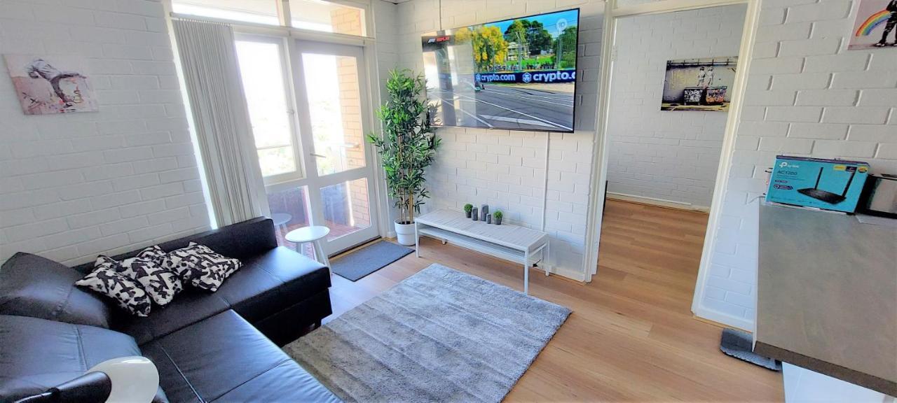 Sky High On Arundel - Central Fremantle Apartment Экстерьер фото
